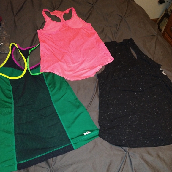 Bundle xs workout tops - Picture 2 of 4